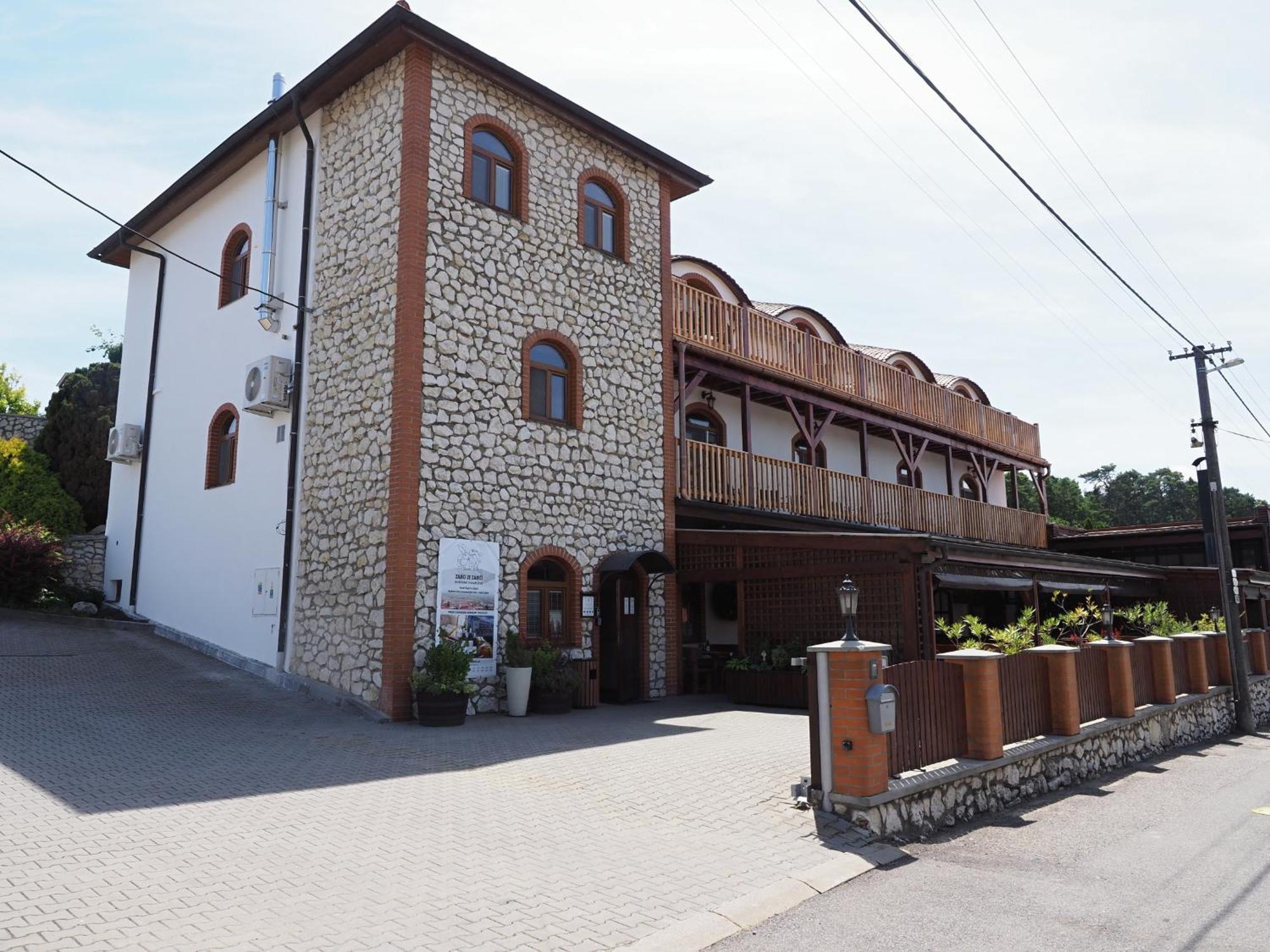 Resort Zajici Ze Zaječí Exteriér fotografie